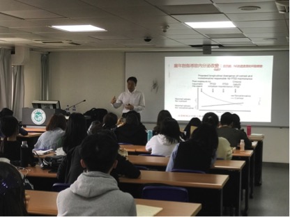 Shuangge-Sui Professor, a well-known scholar, came to our institute to give lectures